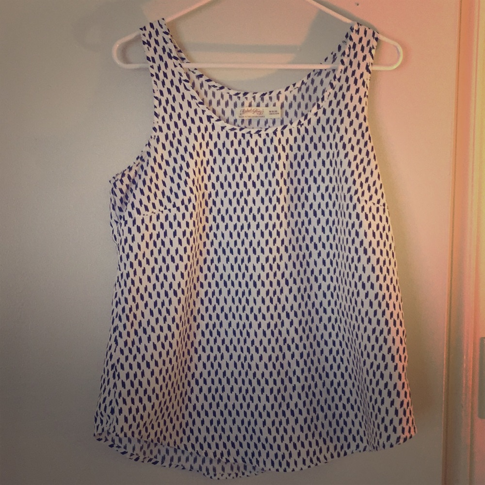 White and black tank top.